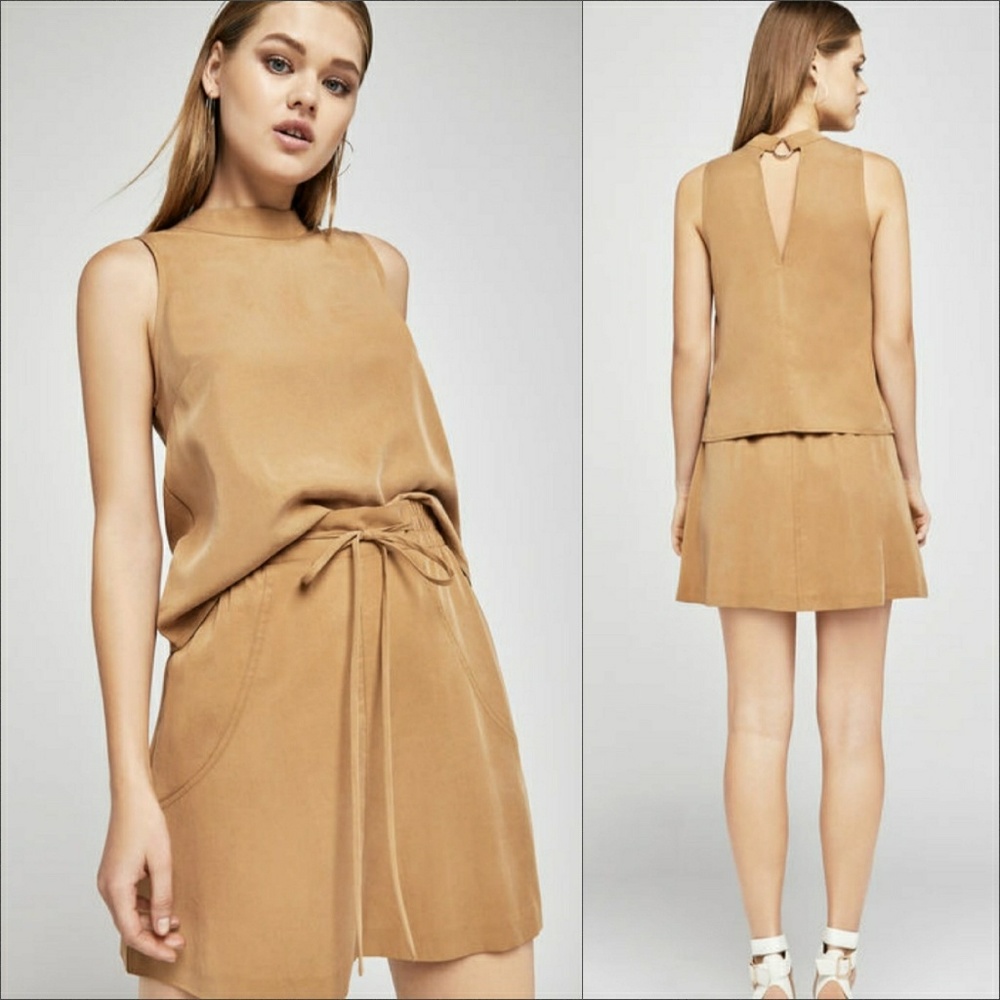 NWT BCBG O-Ring-Back Top